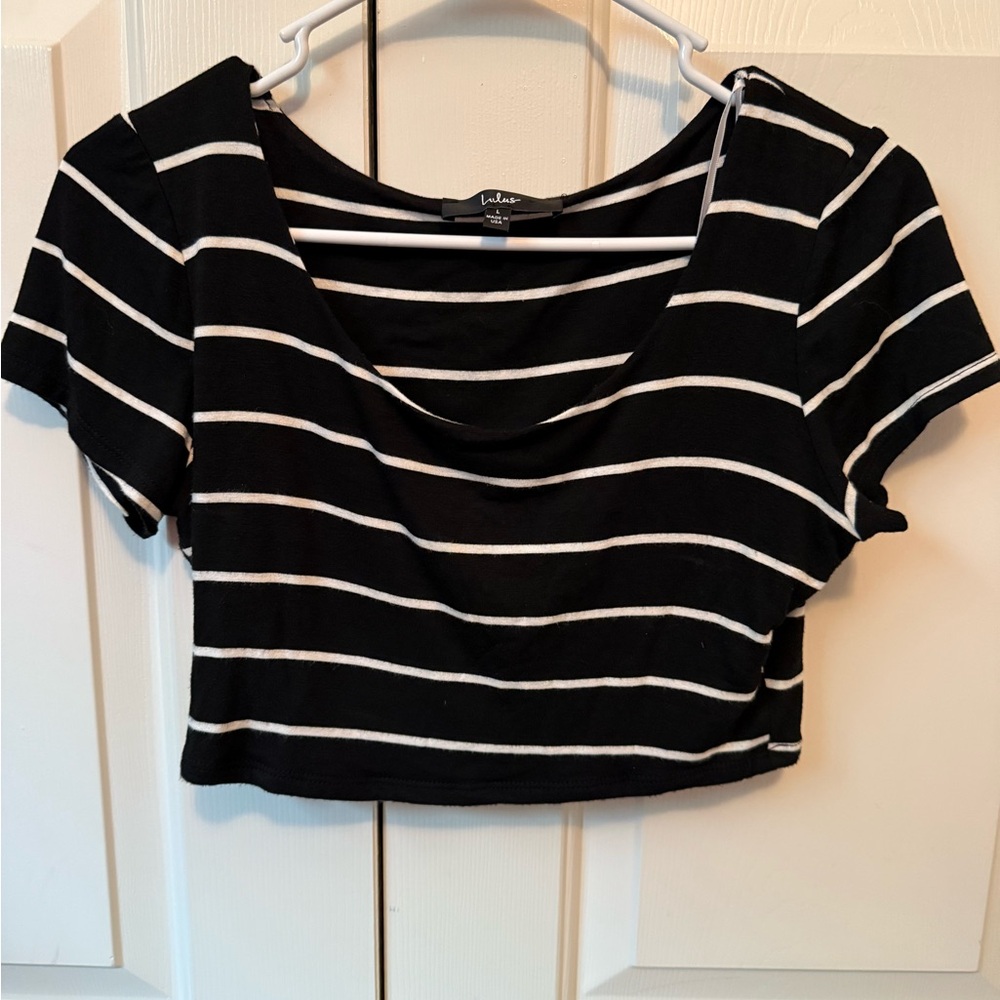 Lulu’s Black and White Crop Top